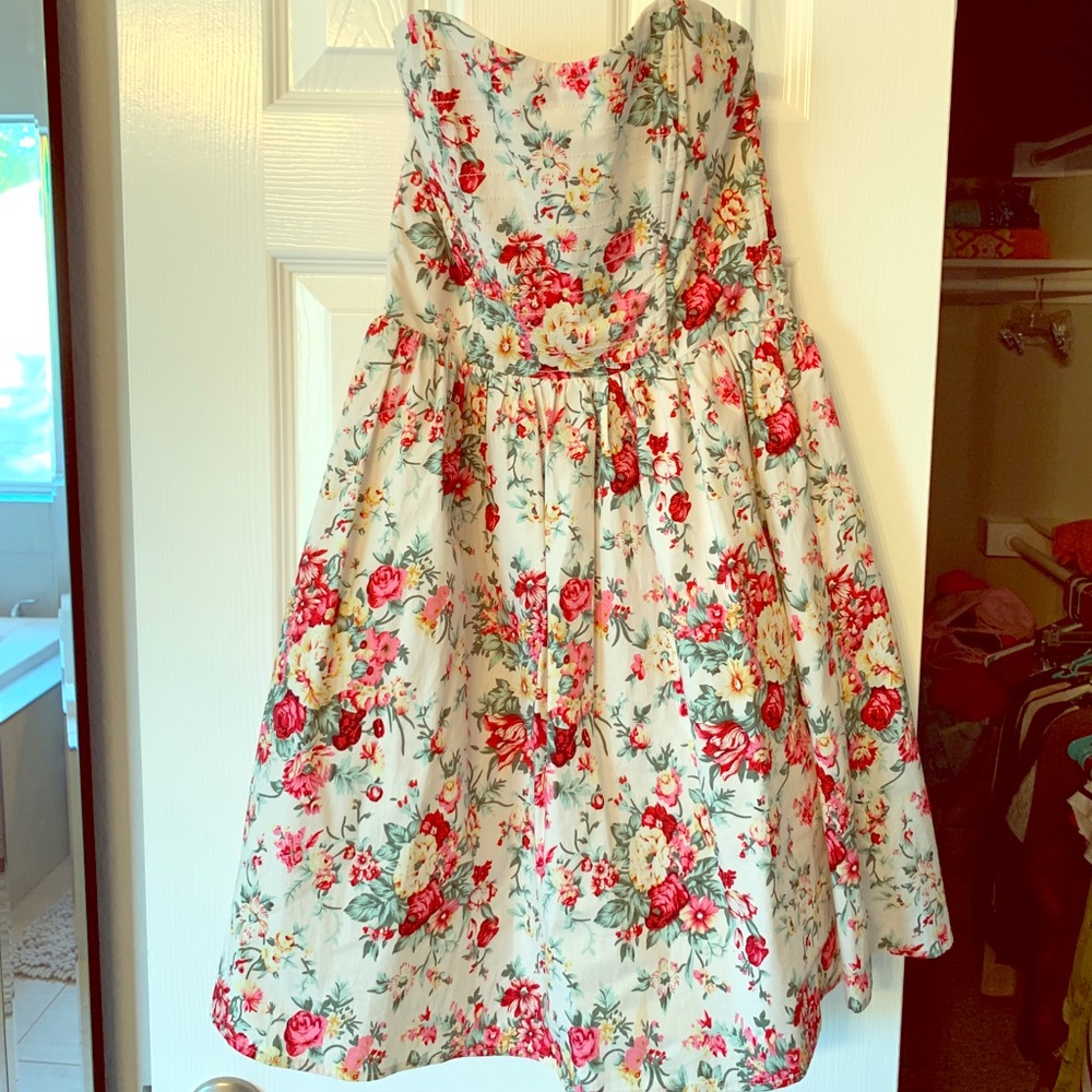 Strapless A-line flower dress!